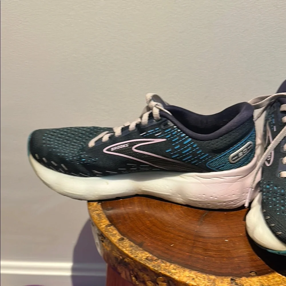 Brooks Purple and Blue Athletic Running Shoes Glycerin Women 8 EUC